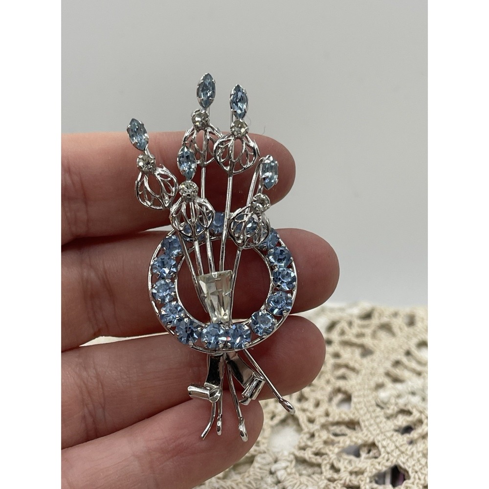 Vintage 1950's Signed Star Art Blue Rhinestone Floral Spray Brooch‎ In Sterling